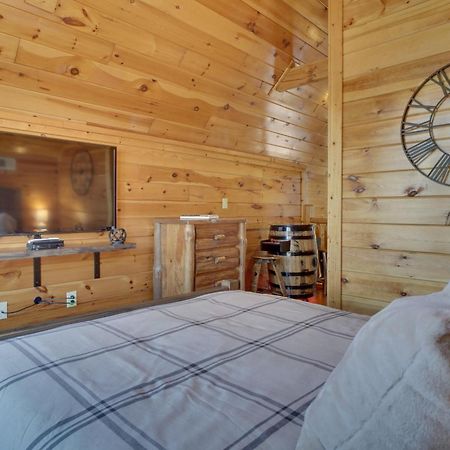 Hatcher Mtn Retreat Sevierville Cabin With Hot Tub! מראה חיצוני תמונה