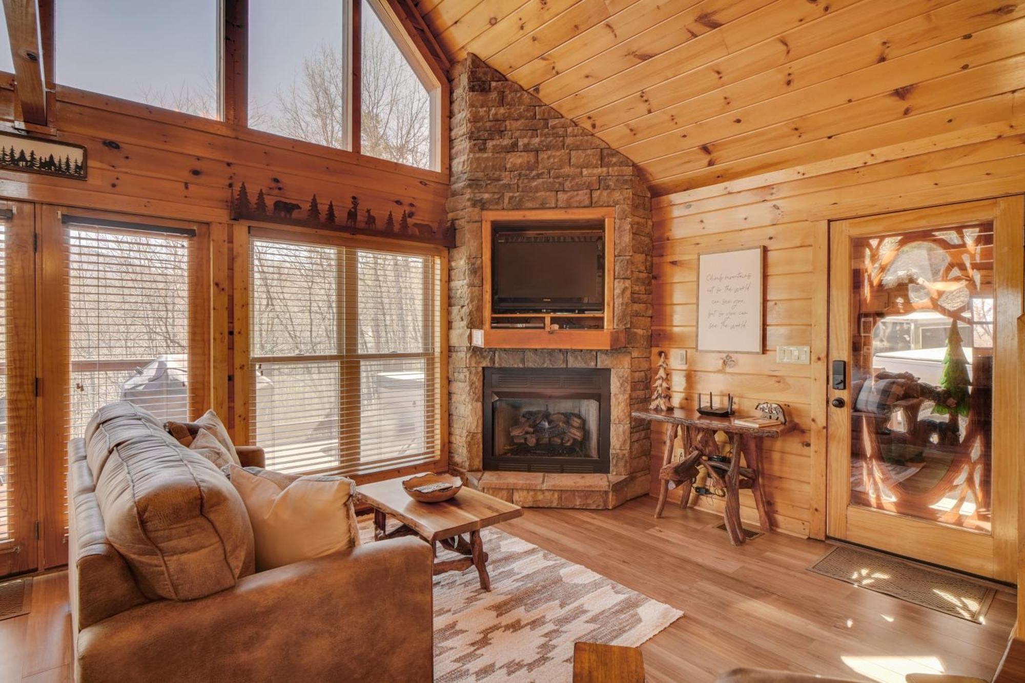 Hatcher Mtn Retreat Sevierville Cabin With Hot Tub! מראה חיצוני תמונה